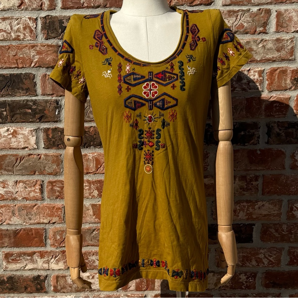 Johnny Was mustard yellow embroidered cotton boho top / S / Excellent condition
